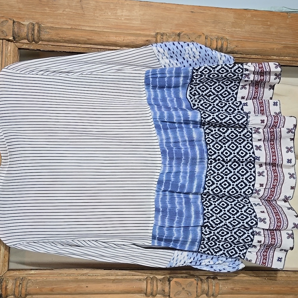 John Mark Vibrant Red Floral With Blue and White Stripes Tunic Size Medium - Picture 8 of 9